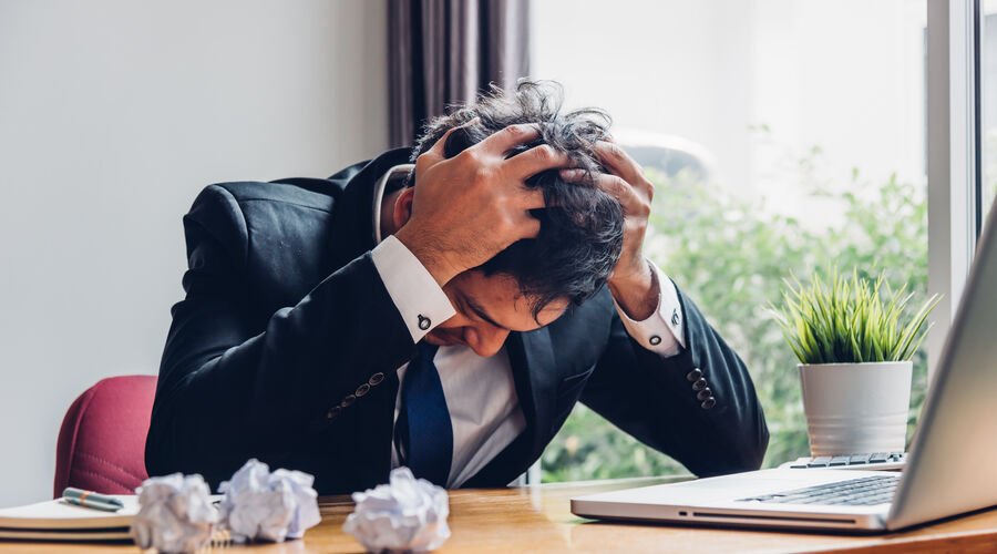 Homme traversant une période difficile, accompagnement adulte